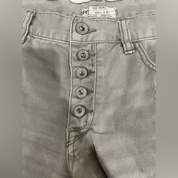 Free People button fly distressed short ACCEPTING OFFER - Picture 7 of 8
